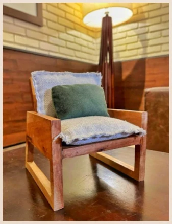 Casa Janette e Giulia: fotografia do protótipo de poltrona desenvolvido no estudo